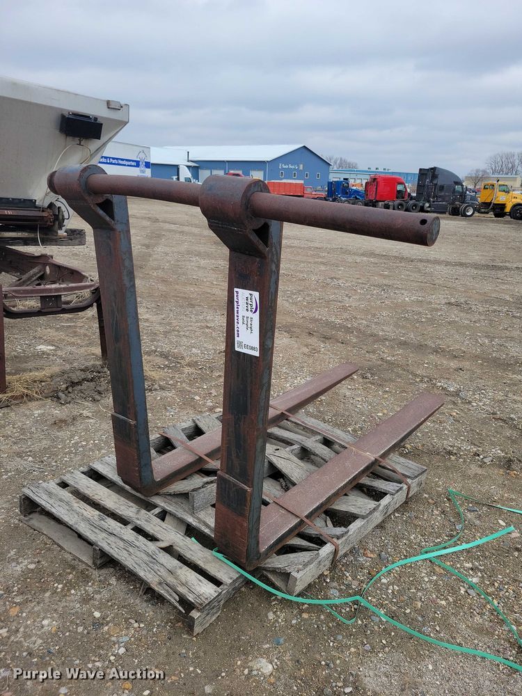 image for item EE0883 6' L wheel loader forks