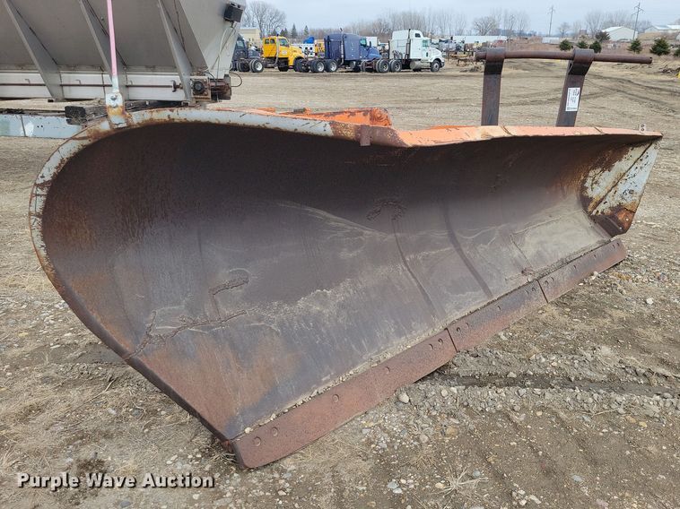 image for item EE0884 1983 Falls 311 snow plow