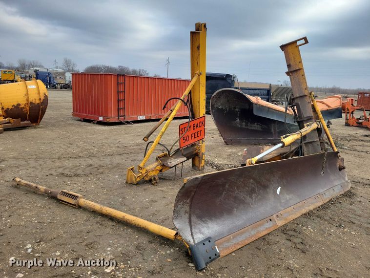 image for item EE0892 VWS RW12H motor grader wing