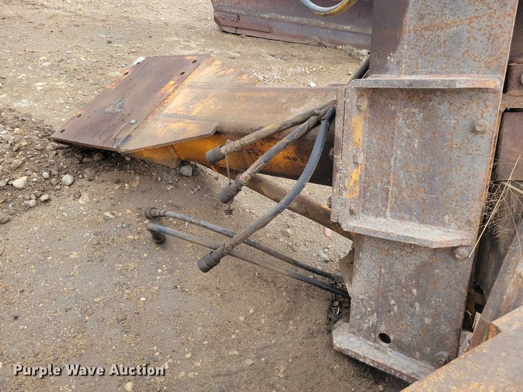 image for item EE0892 VWS RW12H motor grader wing