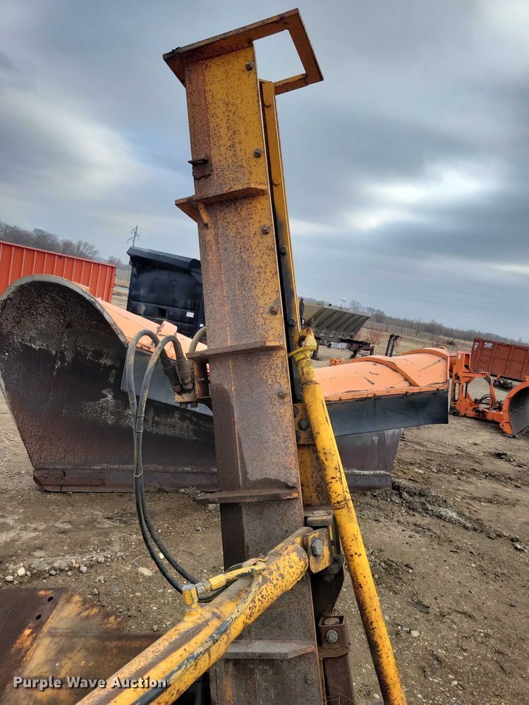 image for item EE0892 VWS RW12H motor grader wing