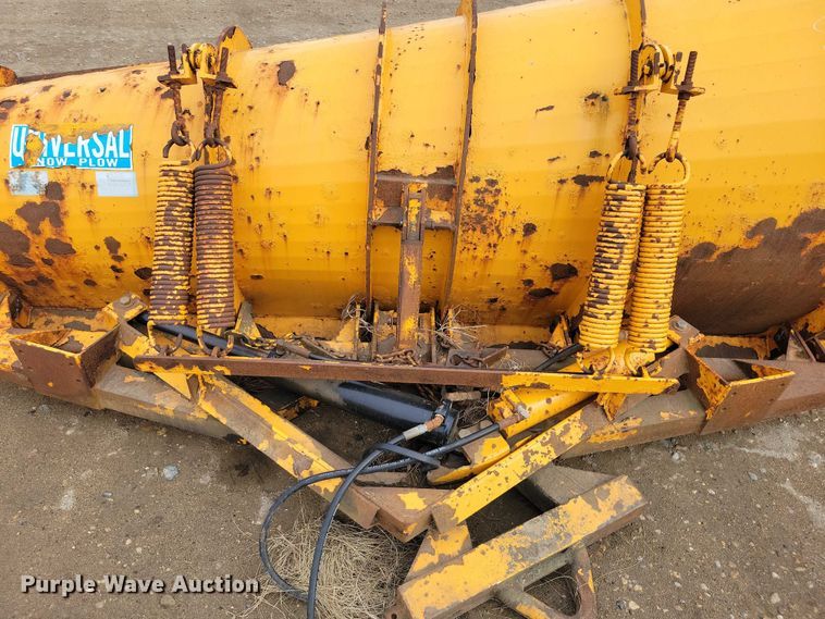 image for item EE0895 Universal snow plow