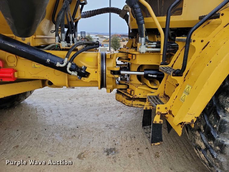 image for item EE0896 2015 Caterpillar 740B articulated haul truck