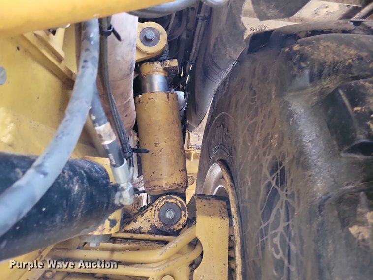 image for item EE0896 2015 Caterpillar 740B articulated haul truck