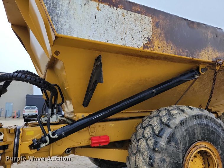 image for item EE0896 2015 Caterpillar 740B articulated haul truck