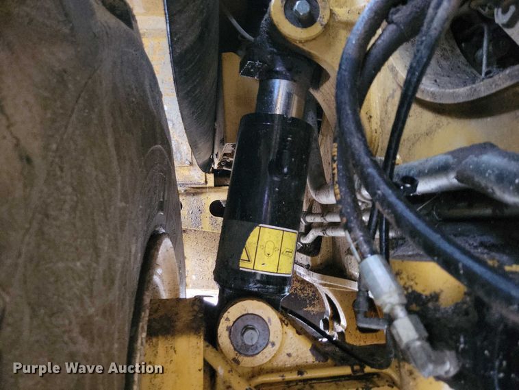 image for item EE0896 2015 Caterpillar 740B articulated haul truck