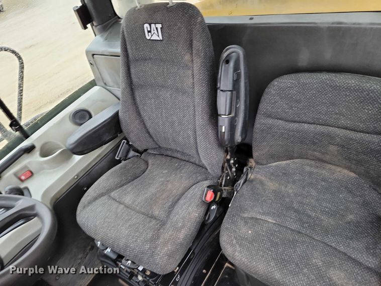 image for item EE0896 2015 Caterpillar 740B articulated haul truck