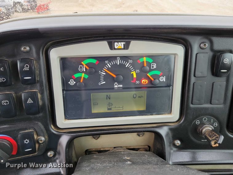 image for item EE0896 2015 Caterpillar 740B articulated haul truck