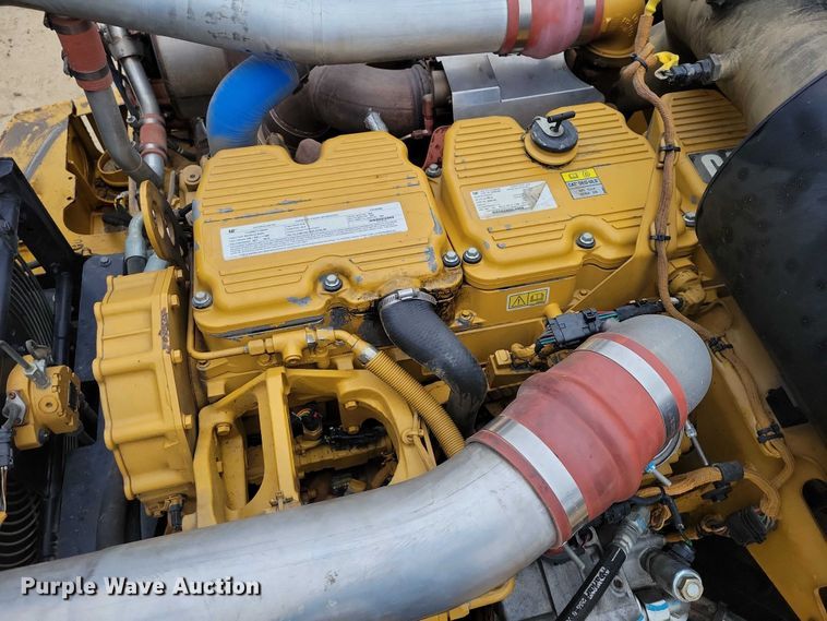 image for item EE0896 2015 Caterpillar 740B articulated haul truck