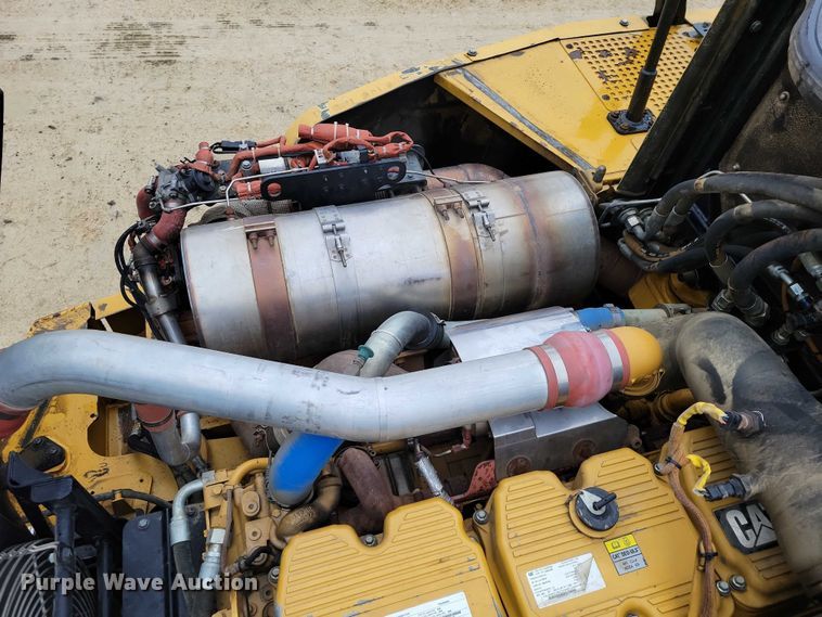 image for item EE0896 2015 Caterpillar 740B articulated haul truck