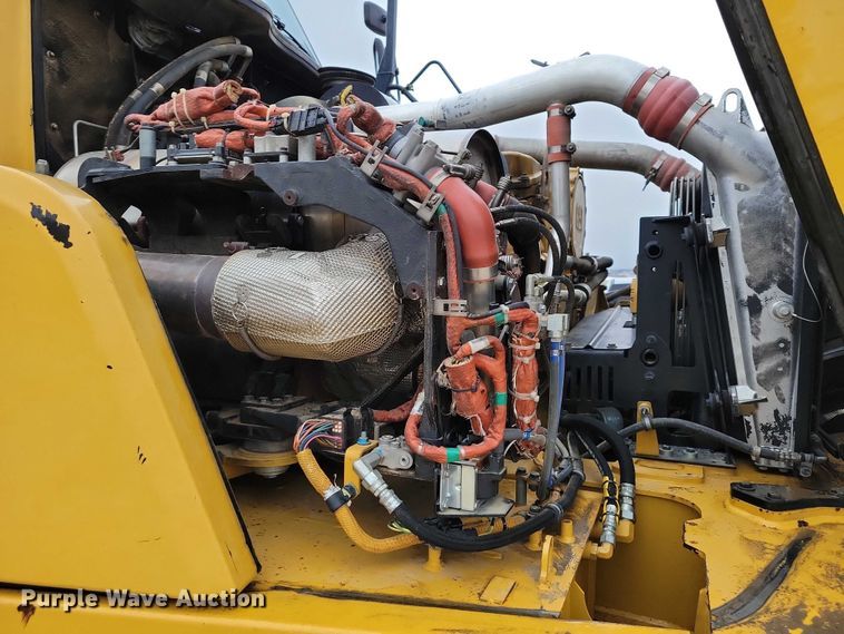 image for item EE0896 2015 Caterpillar 740B articulated haul truck