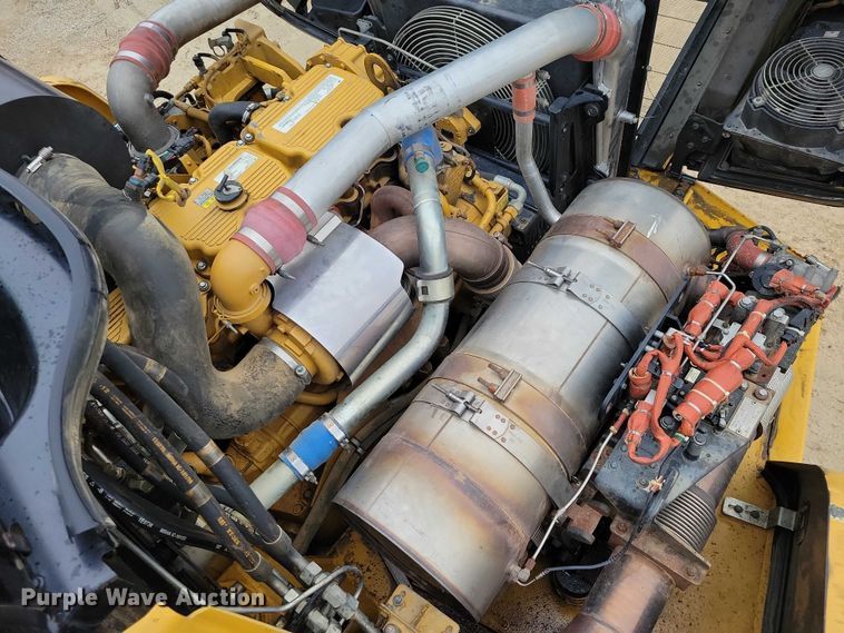 image for item EE0896 2015 Caterpillar 740B articulated haul truck