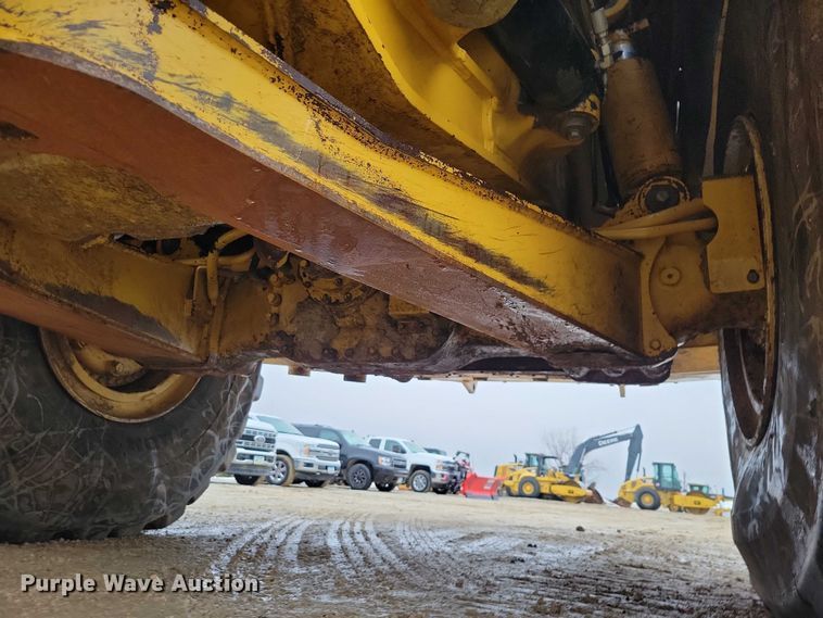 image for item EE0896 2015 Caterpillar 740B articulated haul truck