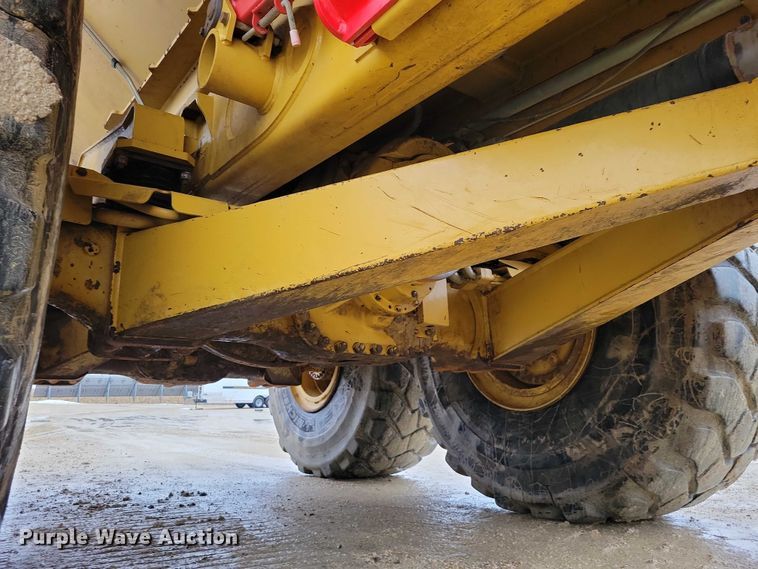 image for item EE0896 2015 Caterpillar 740B articulated haul truck