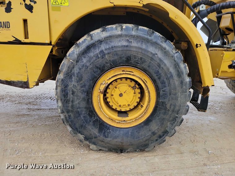 image for item EE0896 2015 Caterpillar 740B articulated haul truck