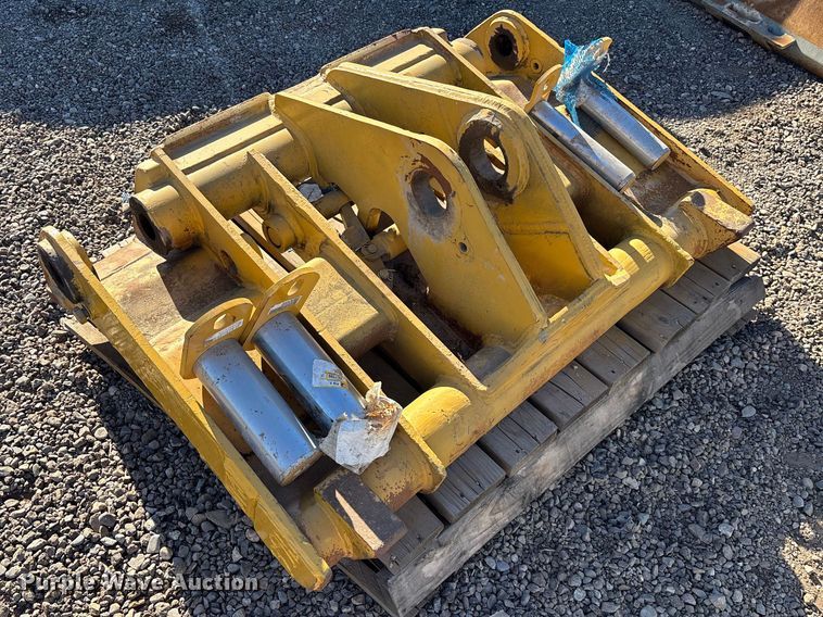 image for item EE5199 Caterpillar hydraulic quick coupler