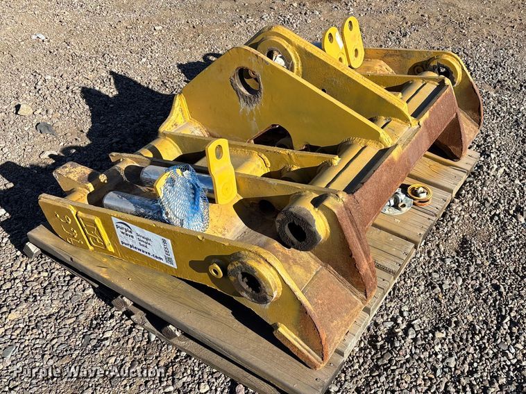 image for item EE5199 Caterpillar hydraulic quick coupler