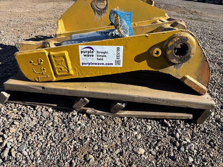 image for item EE5199 Caterpillar hydraulic quick coupler