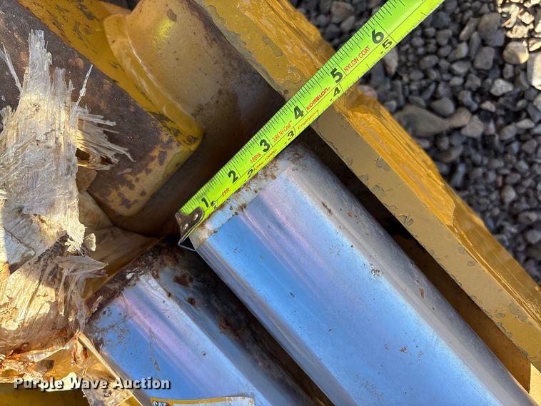 image for item EE5199 Caterpillar hydraulic quick coupler