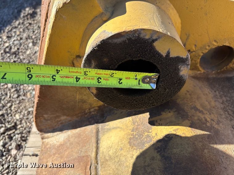 image for item EE5199 Caterpillar hydraulic quick coupler