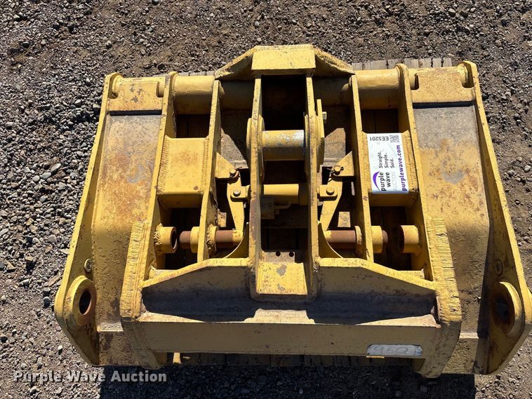 image for item EE5201 Caterpillar 950 hydraulic quick coupler