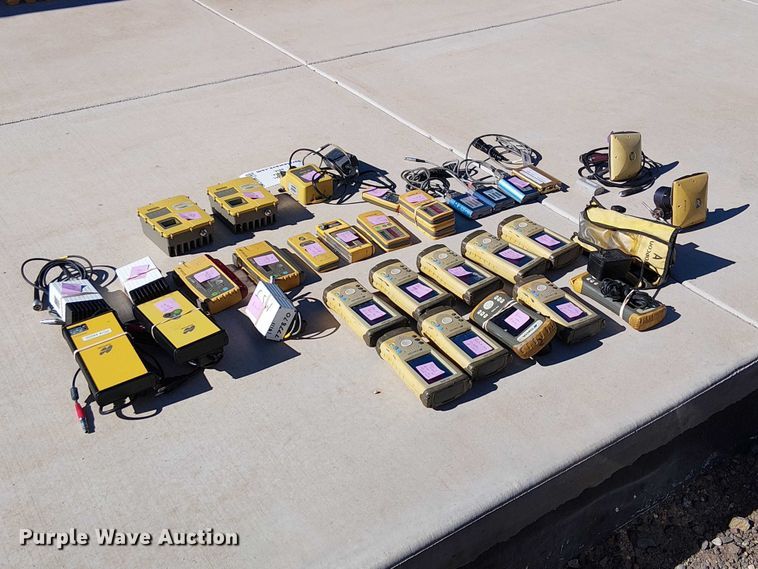 image for item EE5203 Topcon GPS equipment