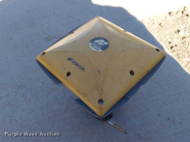 image for item EE5203 Topcon GPS equipment