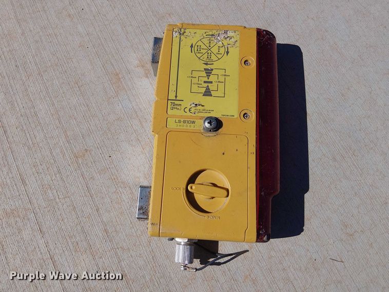 image for item EE5203 Topcon GPS equipment