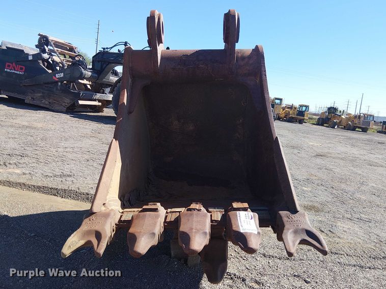 image for item EE5213 Entek 385 excavator bucket