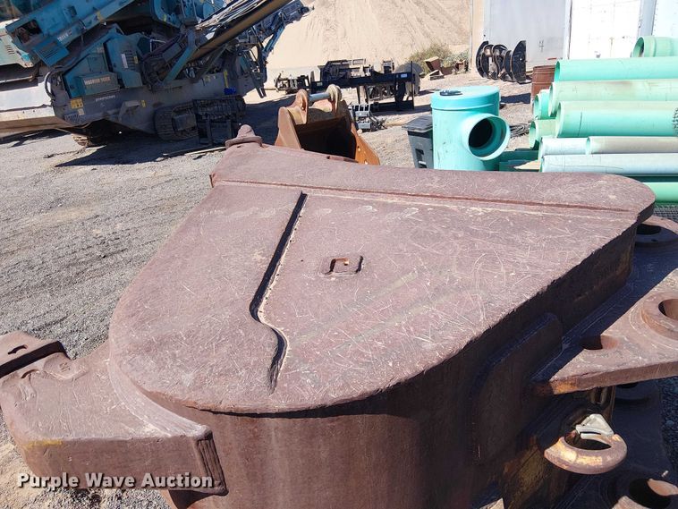 image for item EE5213 Entek 385 excavator bucket