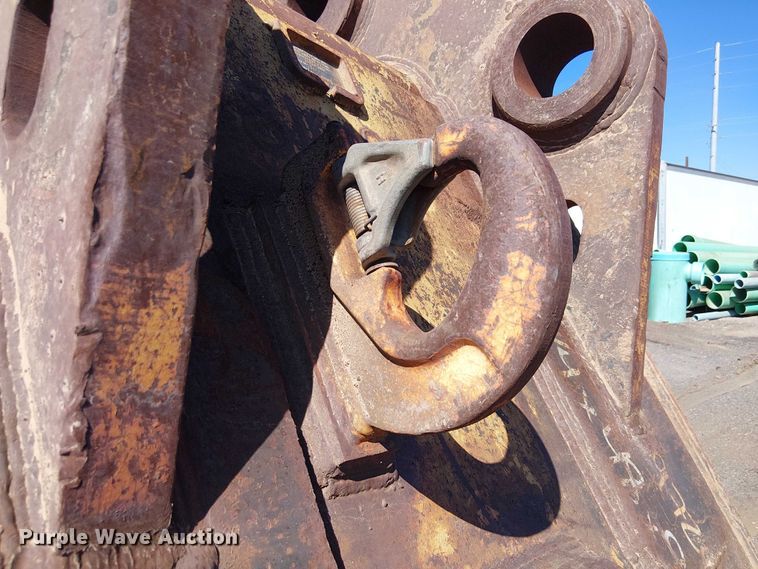 image for item EE5213 Entek 385 excavator bucket