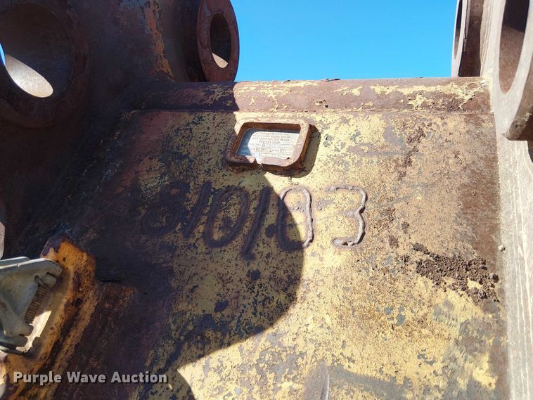 image for item EE5213 Entek 385 excavator bucket