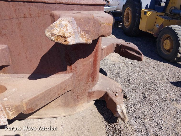 image for item EE5213 Entek 385 excavator bucket