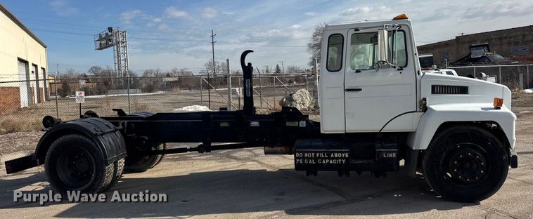 image for item EF2415 1993 Mack CS hook lift truck