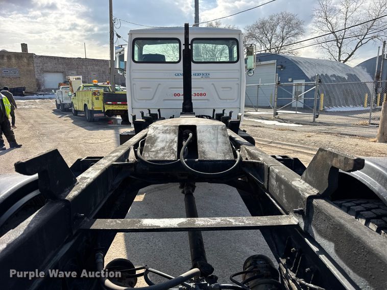 image for item EF2415 1993 Mack CS hook lift truck