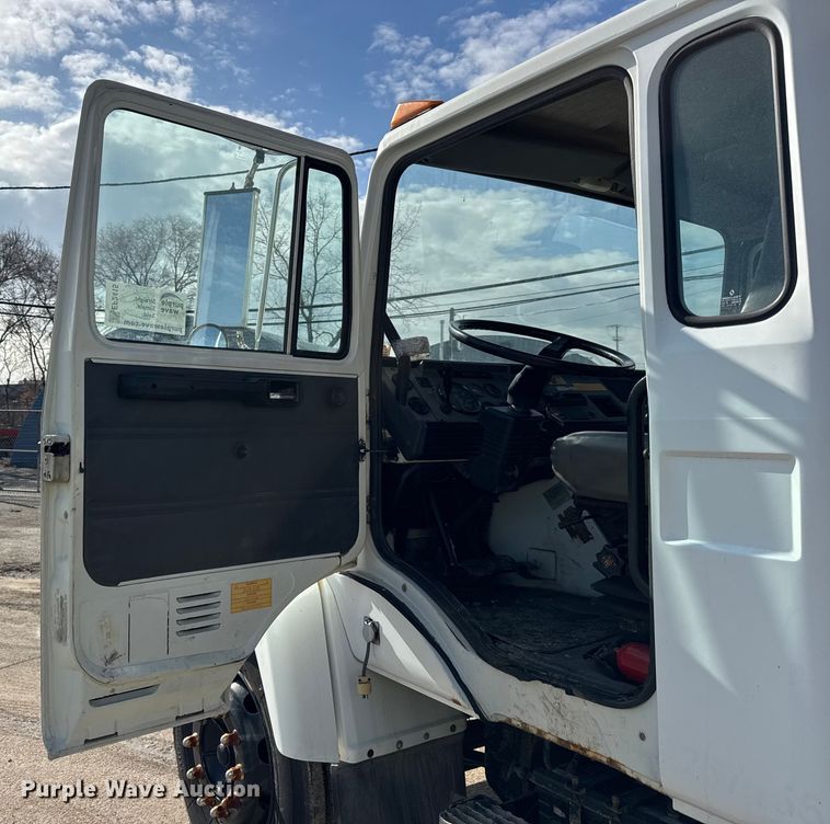 image for item EF2415 1993 Mack CS hook lift truck