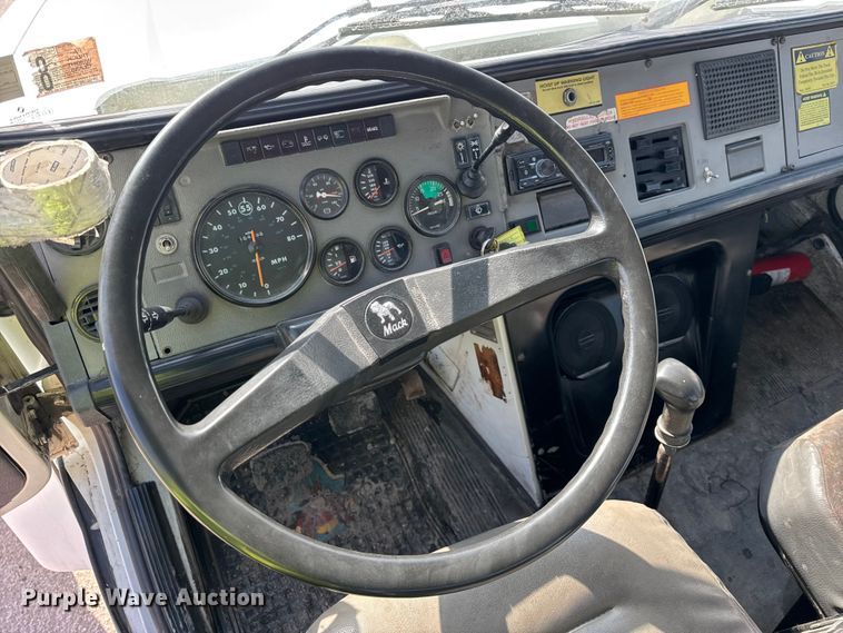 image for item EF2415 1993 Mack CS hook lift truck