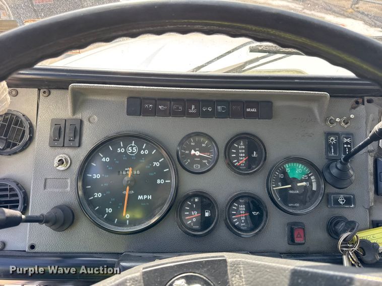 image for item EF2415 1993 Mack CS hook lift truck