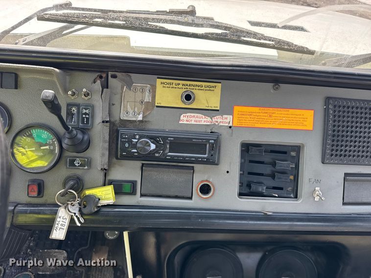 image for item EF2415 1993 Mack CS hook lift truck