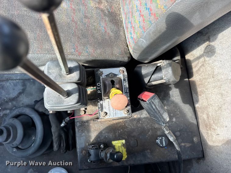 image for item EF2415 1993 Mack CS hook lift truck