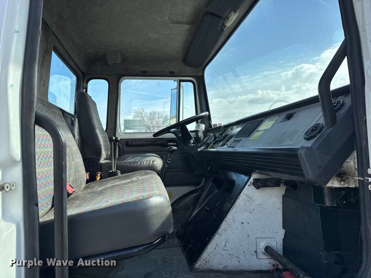 image for item EF2415 1993 Mack CS hook lift truck