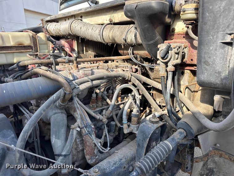 image for item EF2415 1993 Mack CS hook lift truck