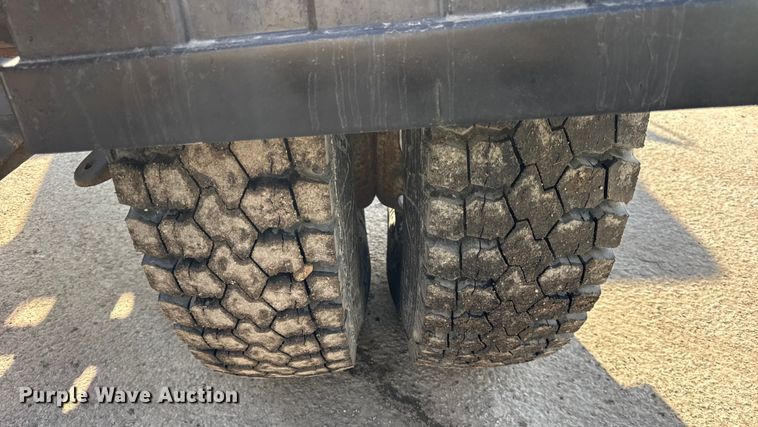 image for item EF2415 1993 Mack CS hook lift truck