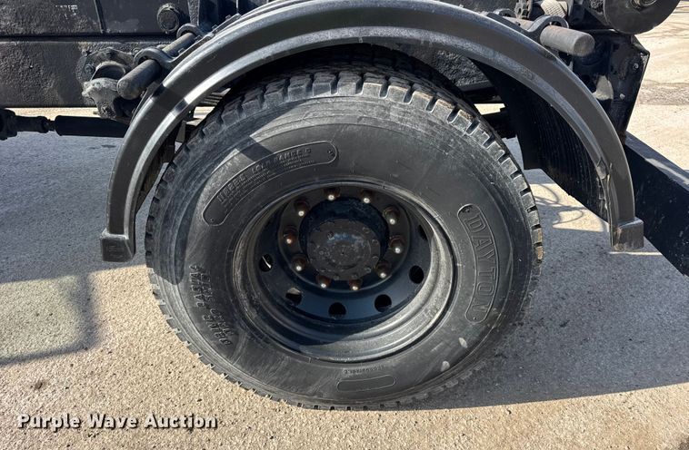 image for item EF2415 1993 Mack CS hook lift truck