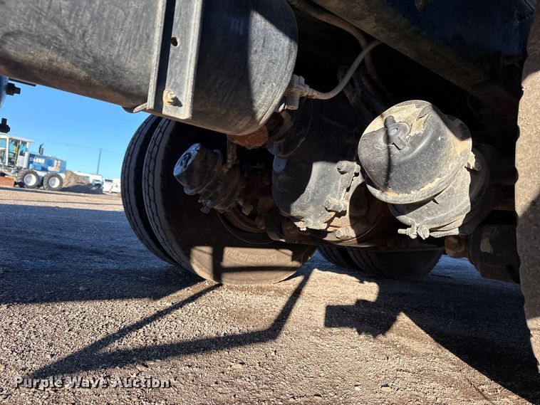 image for item EG1954 2012 Peterbilt 367 crane truck