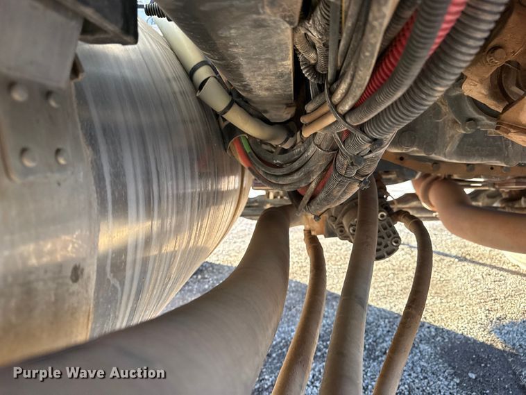 image for item EG1954 2012 Peterbilt 367 crane truck