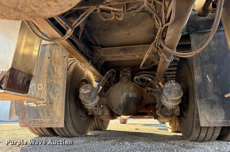 image for item EG1954 2012 Peterbilt 367 crane truck