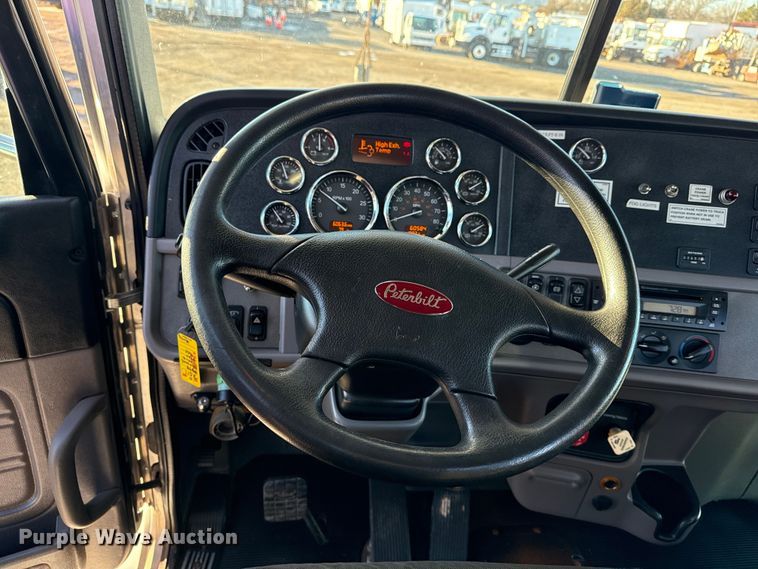 image for item EG1954 2012 Peterbilt 367 crane truck