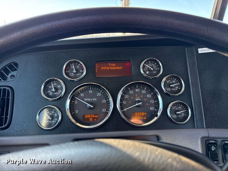 image for item EG1954 2012 Peterbilt 367 crane truck