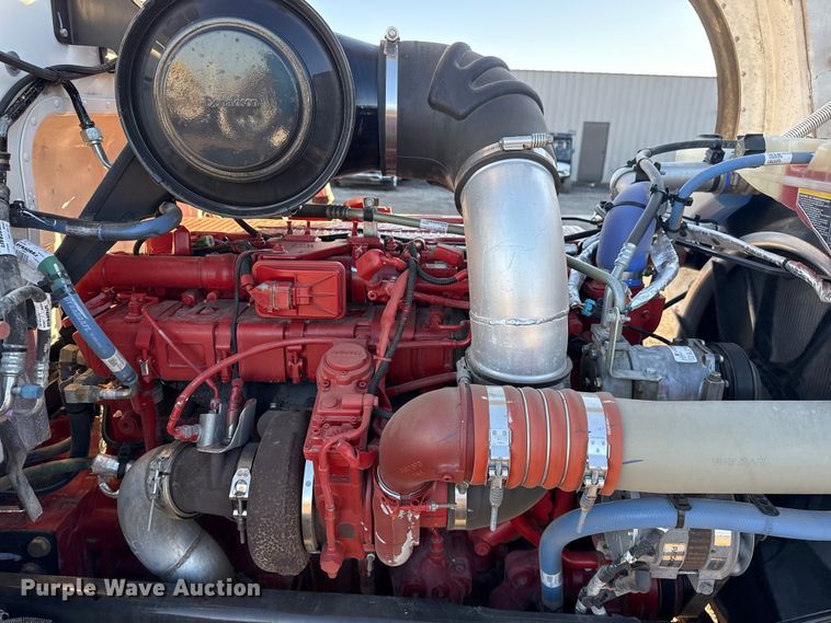 image for item EG1954 2012 Peterbilt 367 crane truck